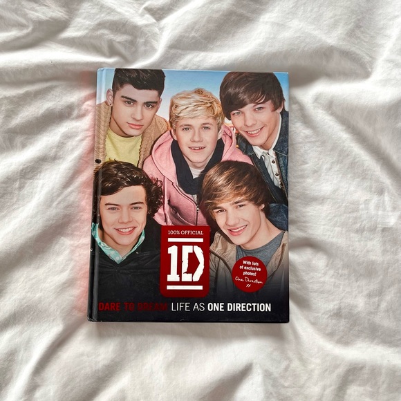 *sold* One Direction Dare To Dream Book - Picture 2 of 4